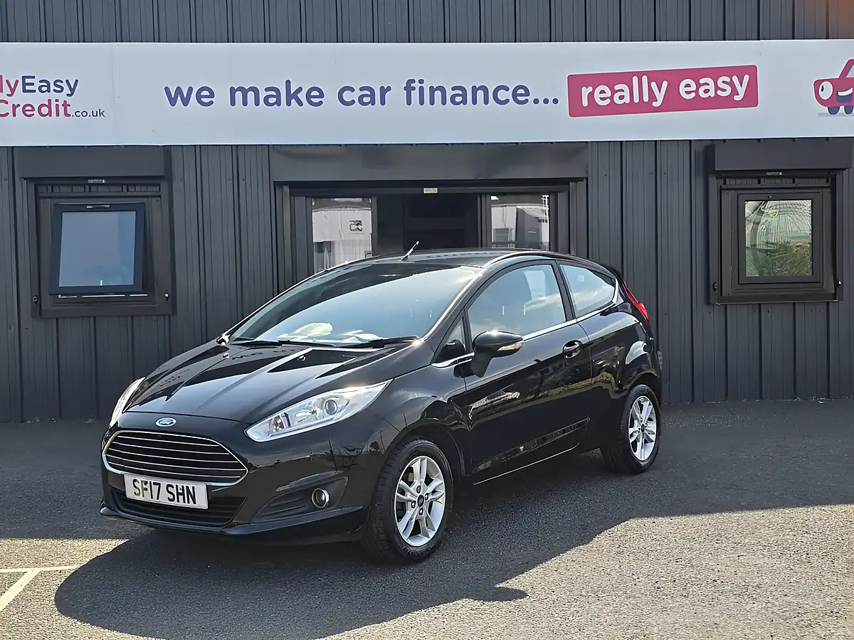 Used 2017 Ford Fiesta Zetec Black - Front View