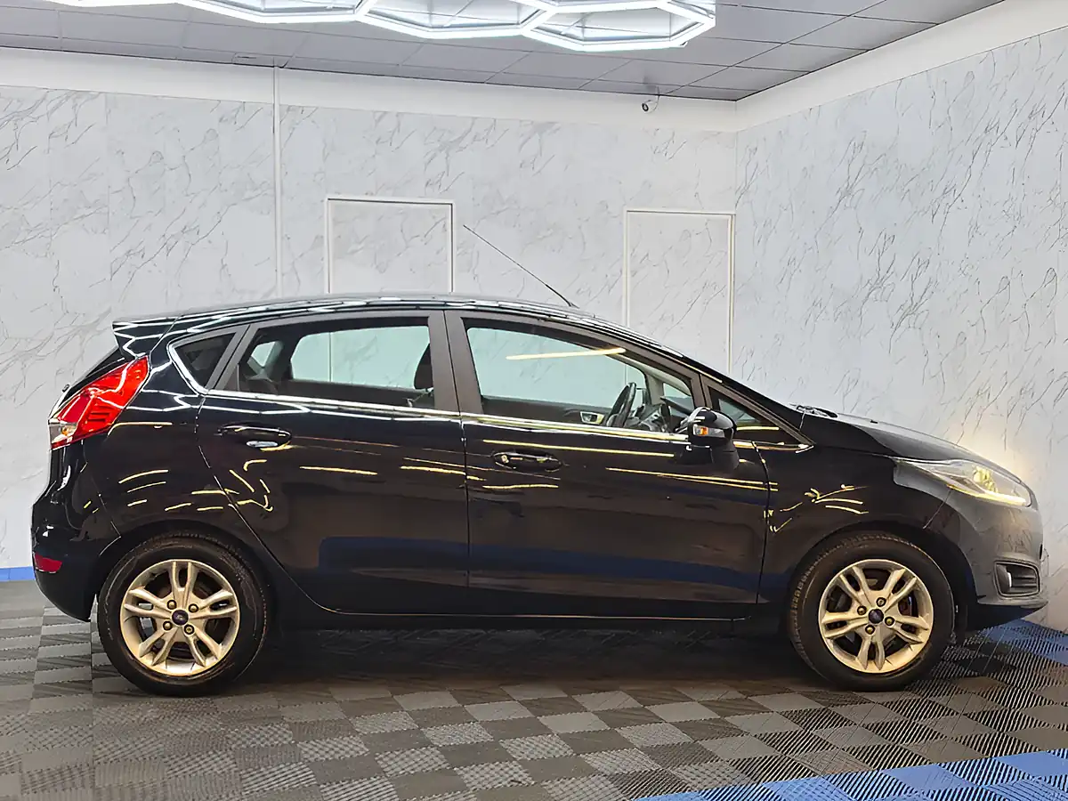 Used 2017 Ford Fiesta Zetec Black - Interior and Exterior details 10