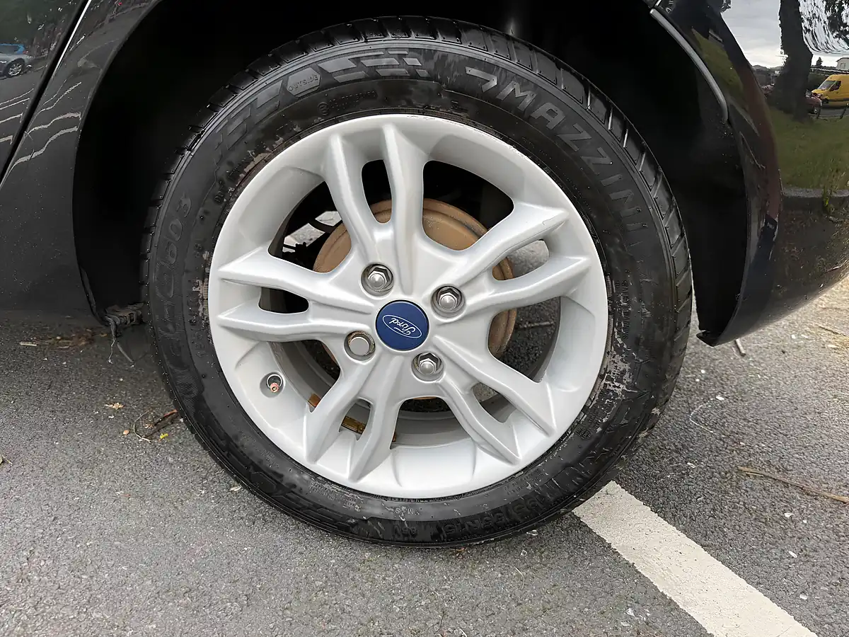 Used 2017 Ford Fiesta Zetec Black - Interior and Exterior details 14