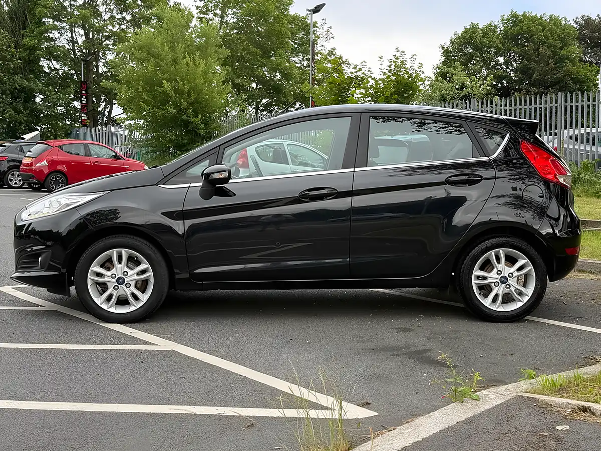 Used 2017 Ford Fiesta Zetec Black - Interior and Exterior details 7