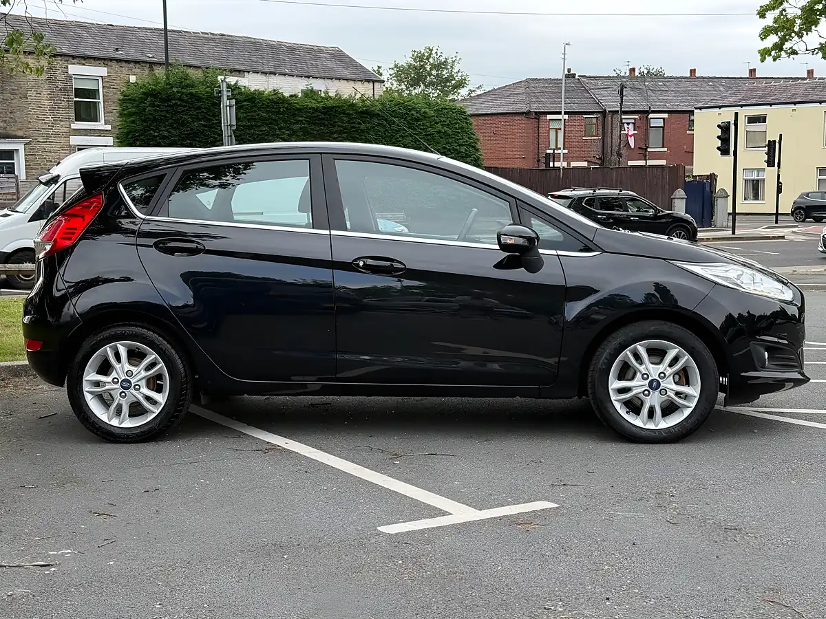 Used 2017 Ford Fiesta Zetec Black - Interior and Exterior details 8