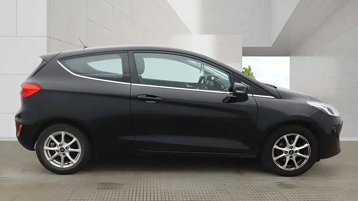 Used 2017 Ford Fiesta Zetec Black - Interior and Exterior details 5