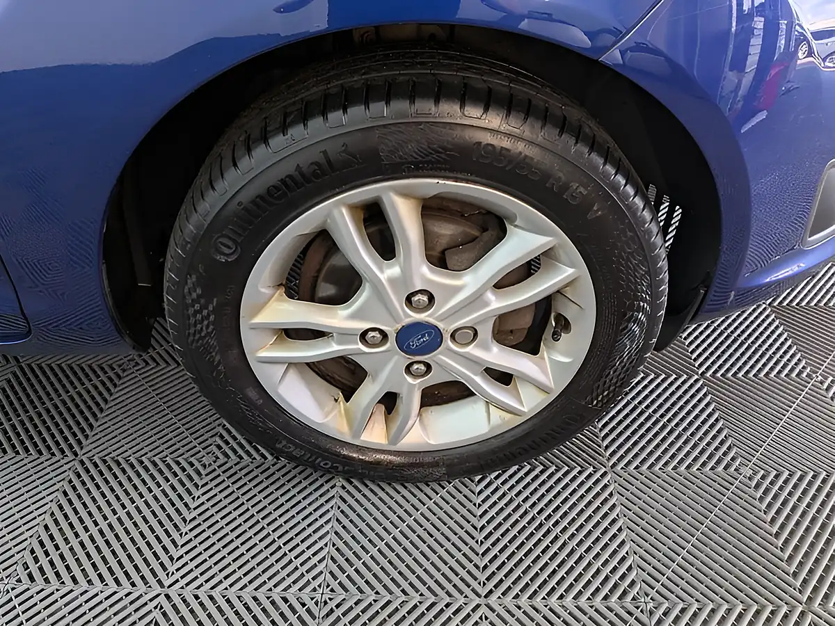 Used 2017 Ford Fiesta Zetec Blue - Interior and Exterior details 19