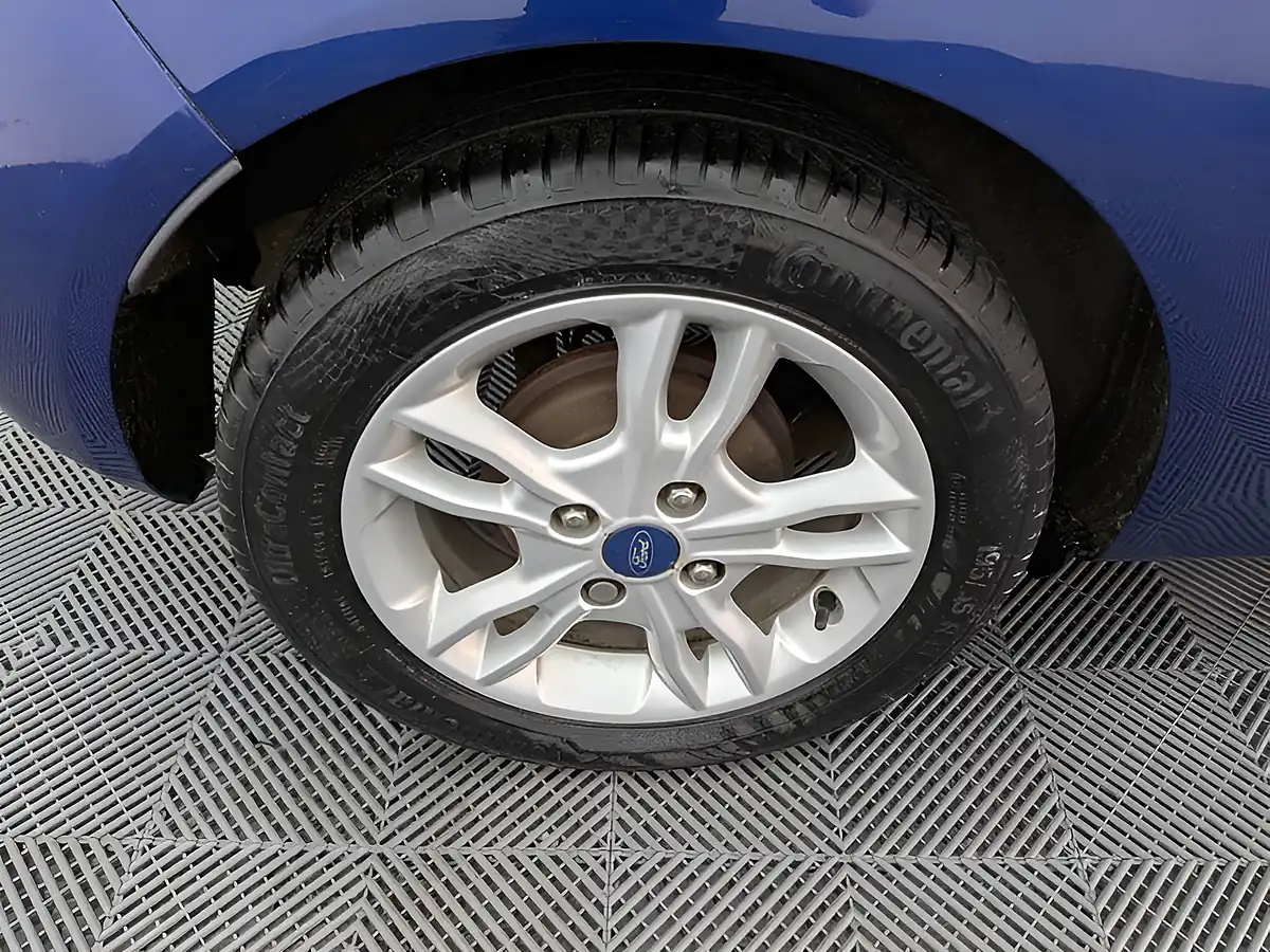 Used 2017 Ford Fiesta Zetec Blue - Interior and Exterior details 20