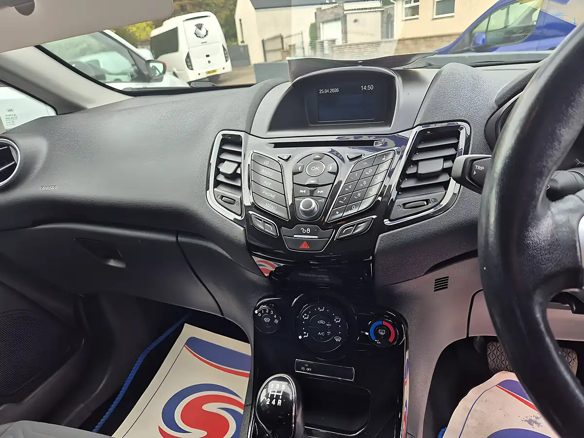 Used 2017 Ford Fiesta Zetec Blue - Interior and Exterior details 16