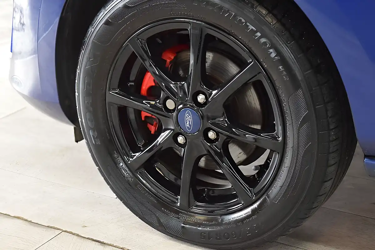 Used 2017 Ford Fiesta Zetec Blue - Interior and Exterior details 7
