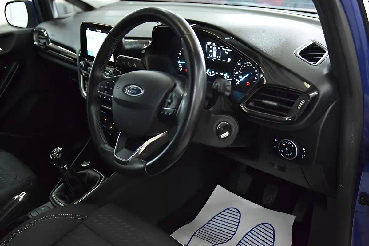 Used 2017 Ford Fiesta Zetec Blue - Interior and Exterior details 9