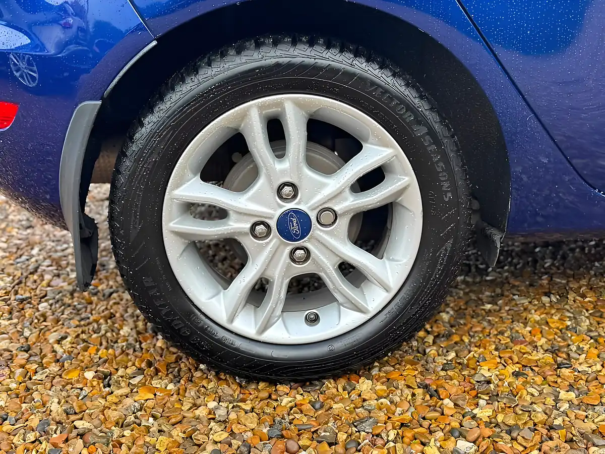 Used 2017 Ford Fiesta Zetec Blue - Interior and Exterior details 15