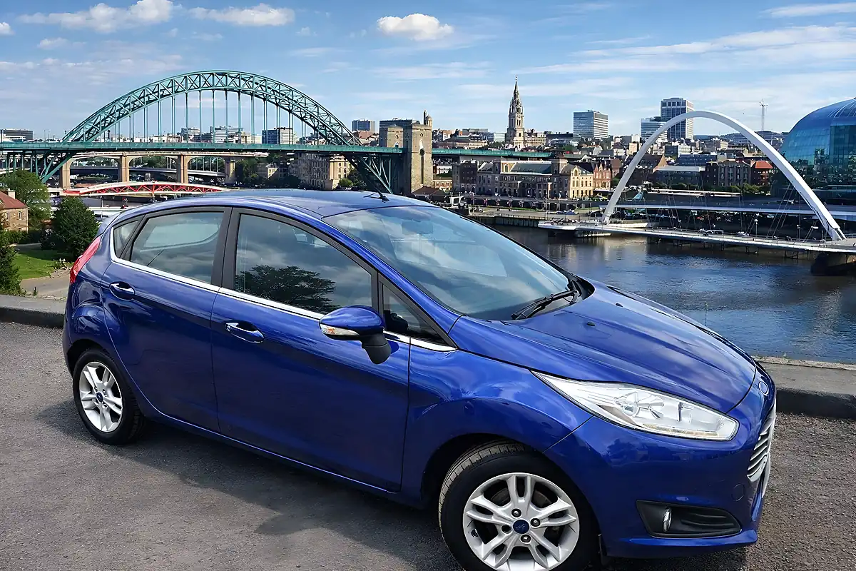 Used 2017 Ford Fiesta Zetec Blue - Front View