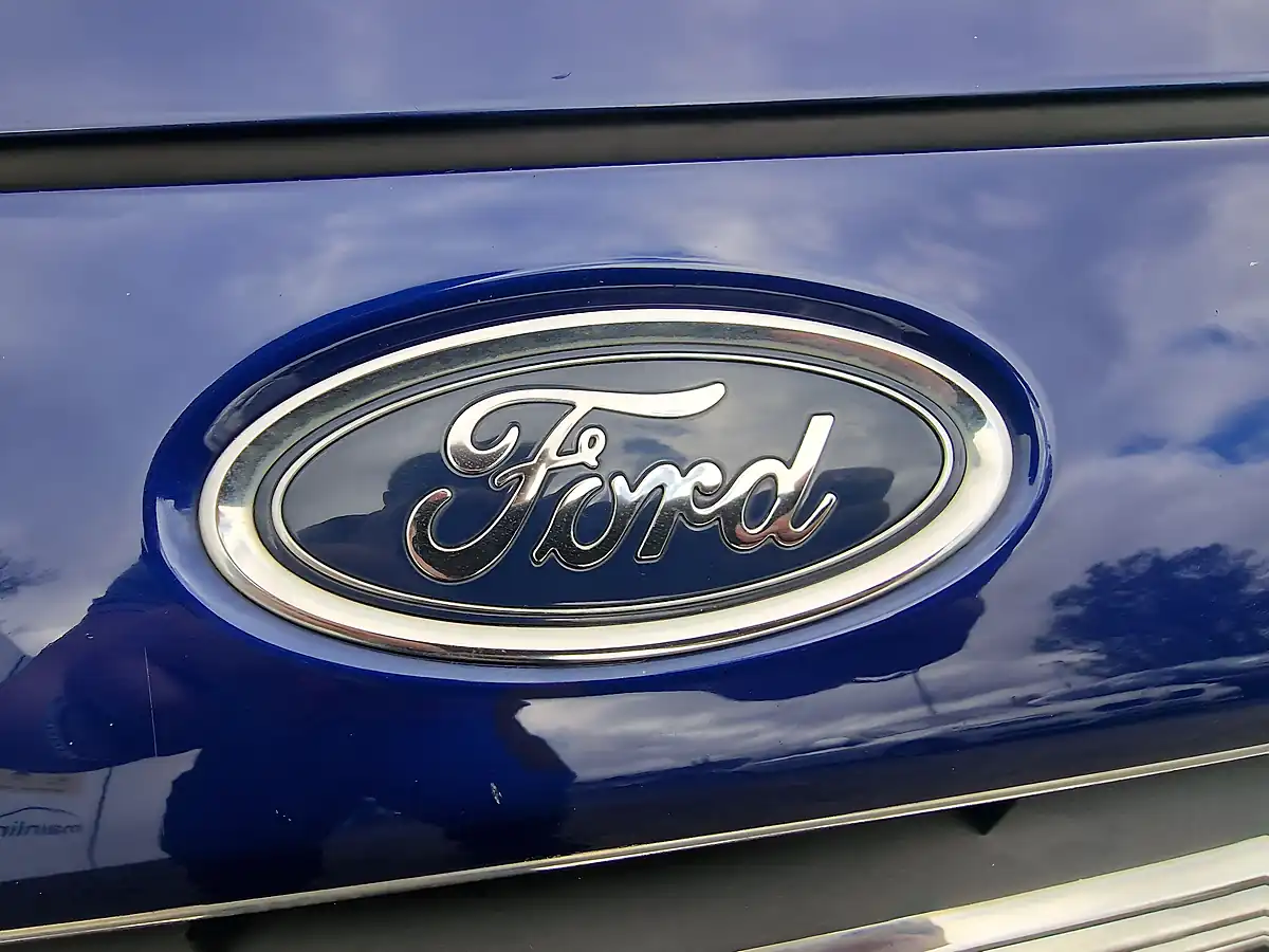 Used 2017 Ford Fiesta Zetec Blue - Interior and Exterior details 8