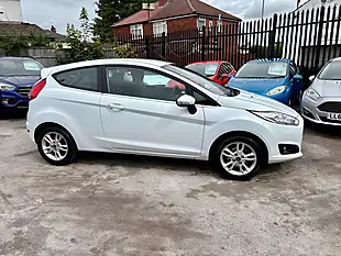 Used 2017 Ford Fiesta Zetec Frozen White - Interior and Exterior details 6
