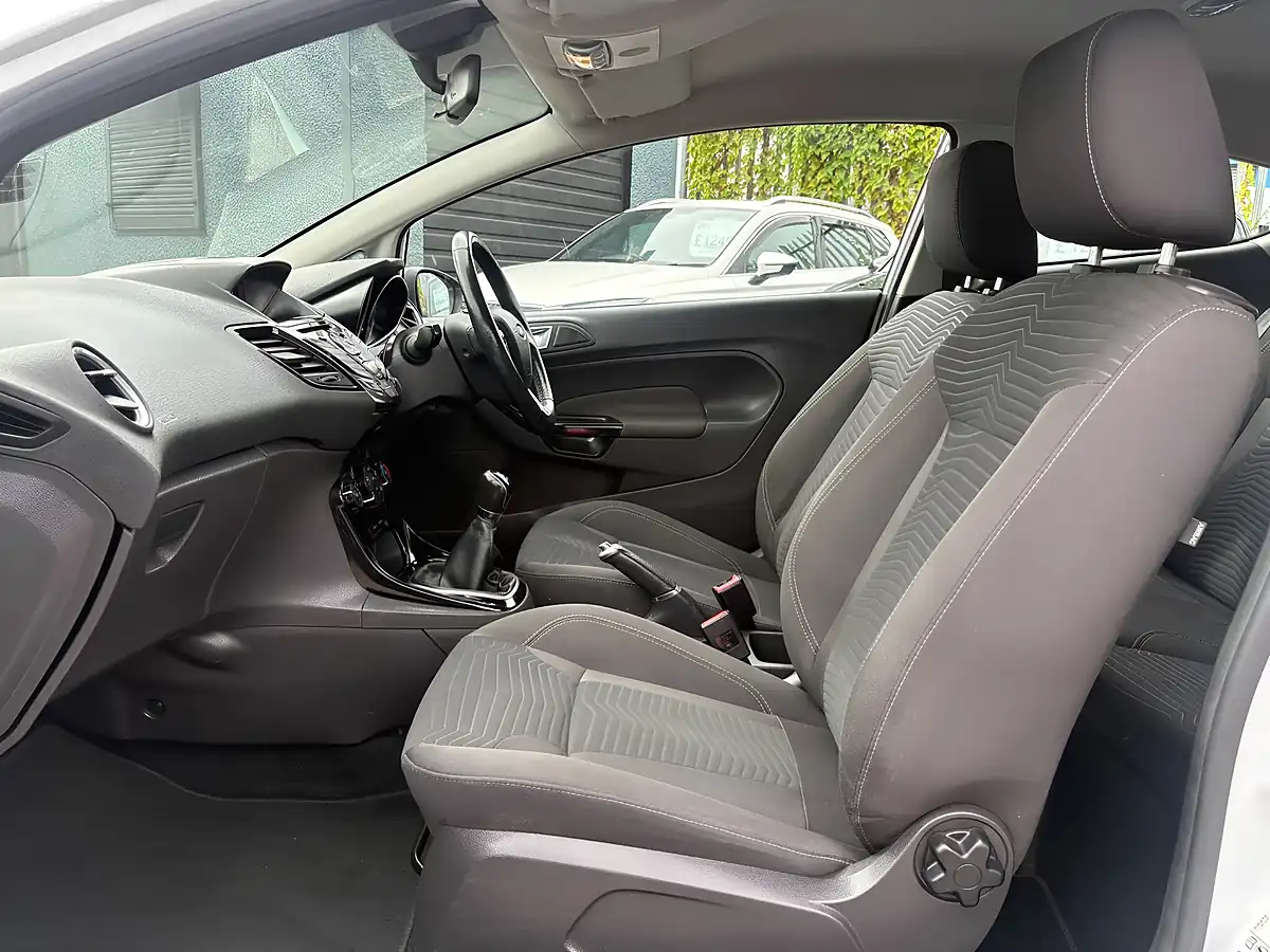 Used 2017 Ford Fiesta Zetec Frozen White - Interior and Exterior details 9