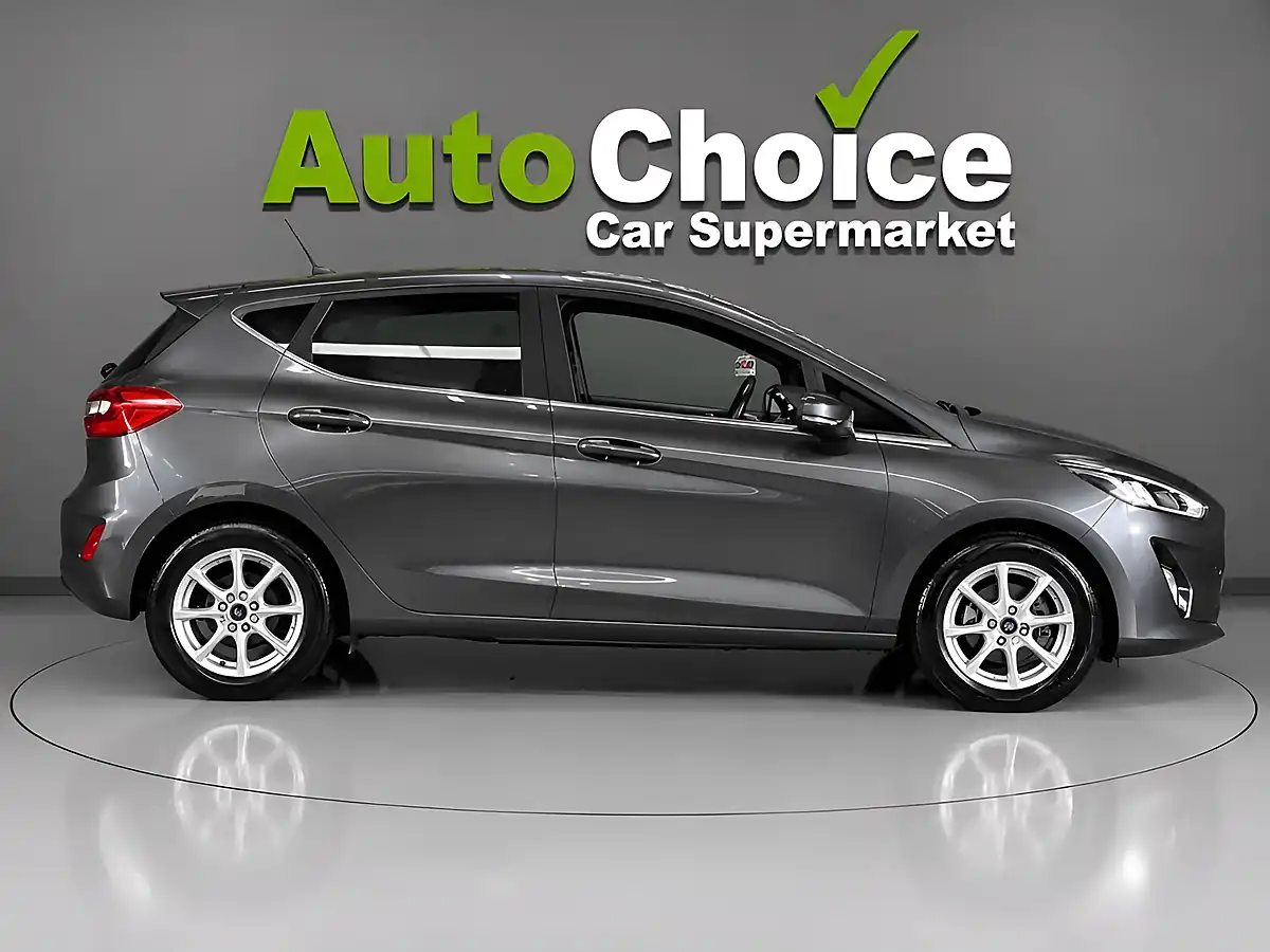 Used 2017 Ford Fiesta Zetec Grey - Interior and Exterior details 8