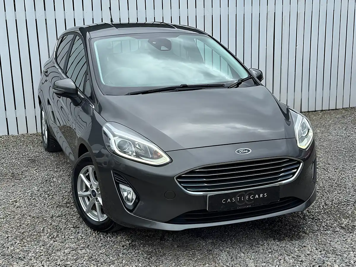 Used 2017 Ford Fiesta Zetec Grey - Front View