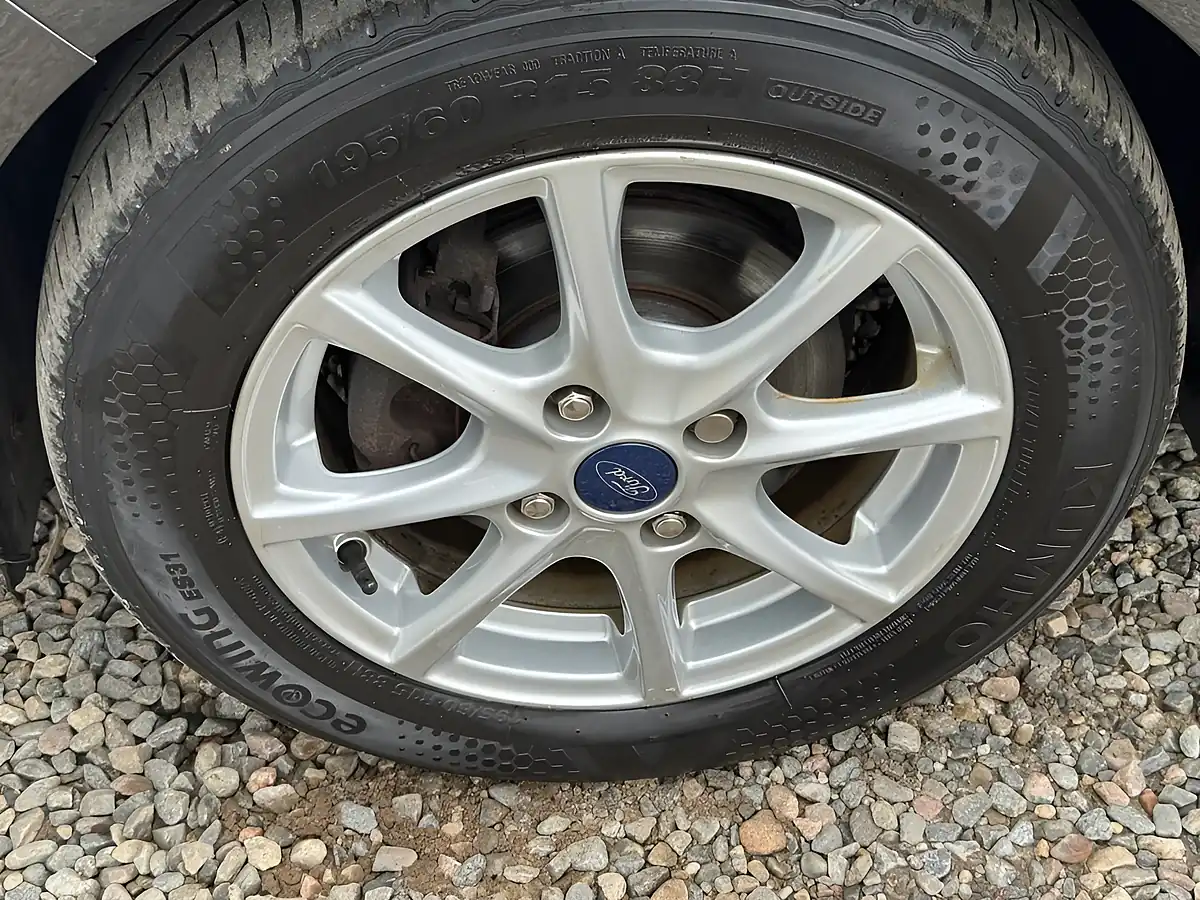 Used 2017 Ford Fiesta Zetec Grey - Interior and Exterior details 12