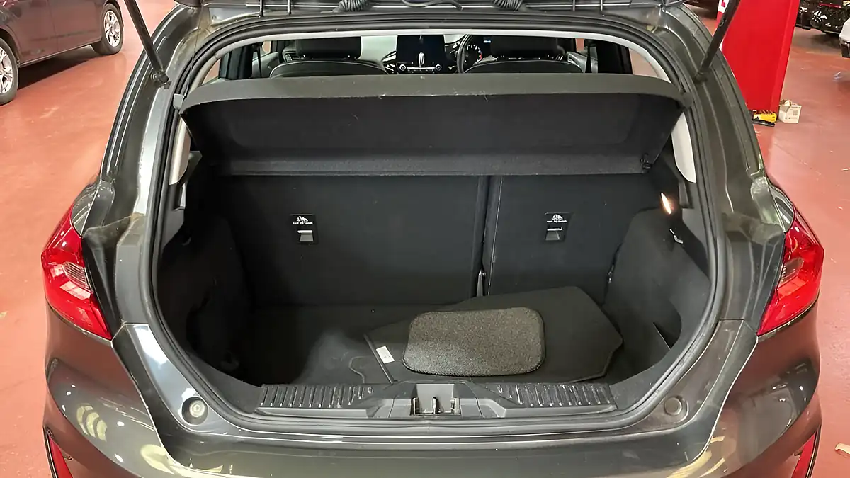 Used 2017 Ford Fiesta Zetec Grey - Interior and Exterior details 7