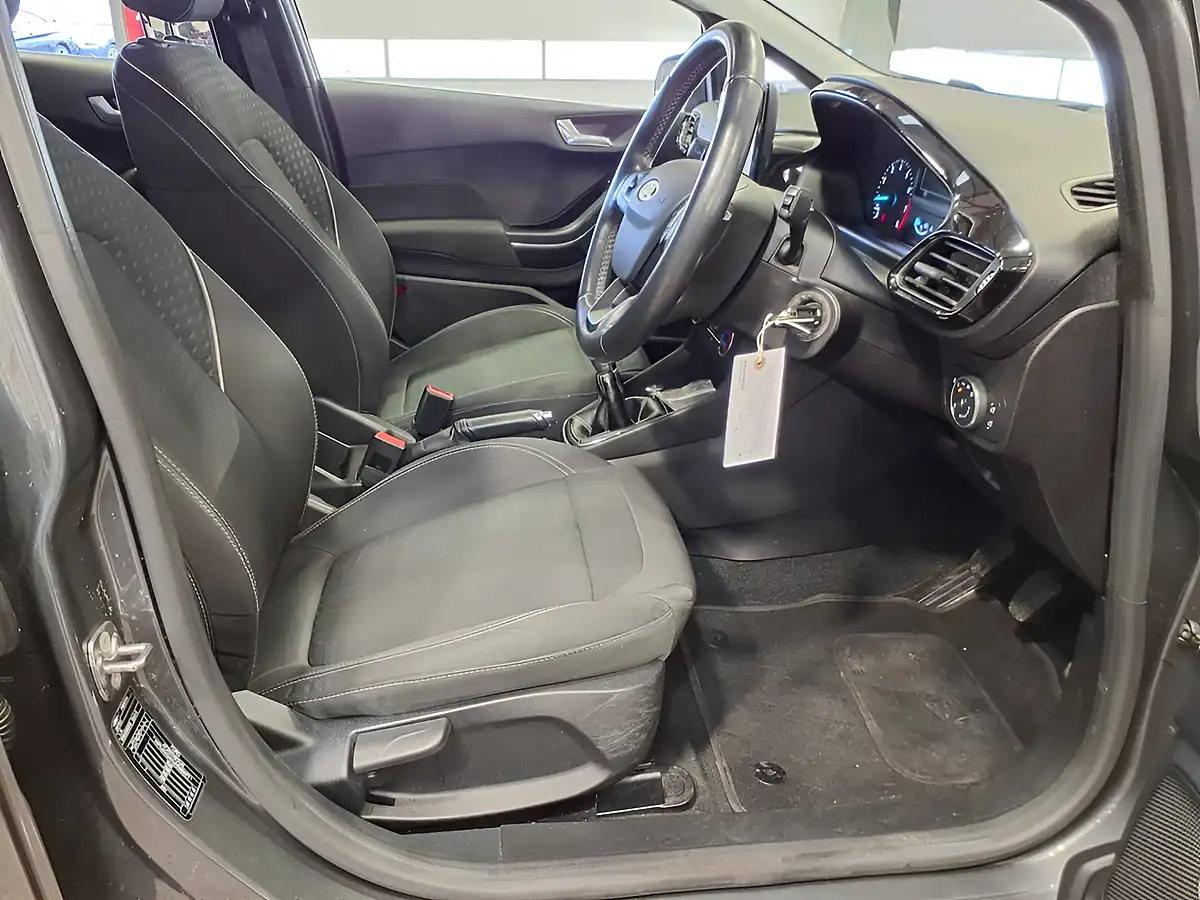 Used 2017 Ford Fiesta Zetec Grey - Interior and Exterior details 6
