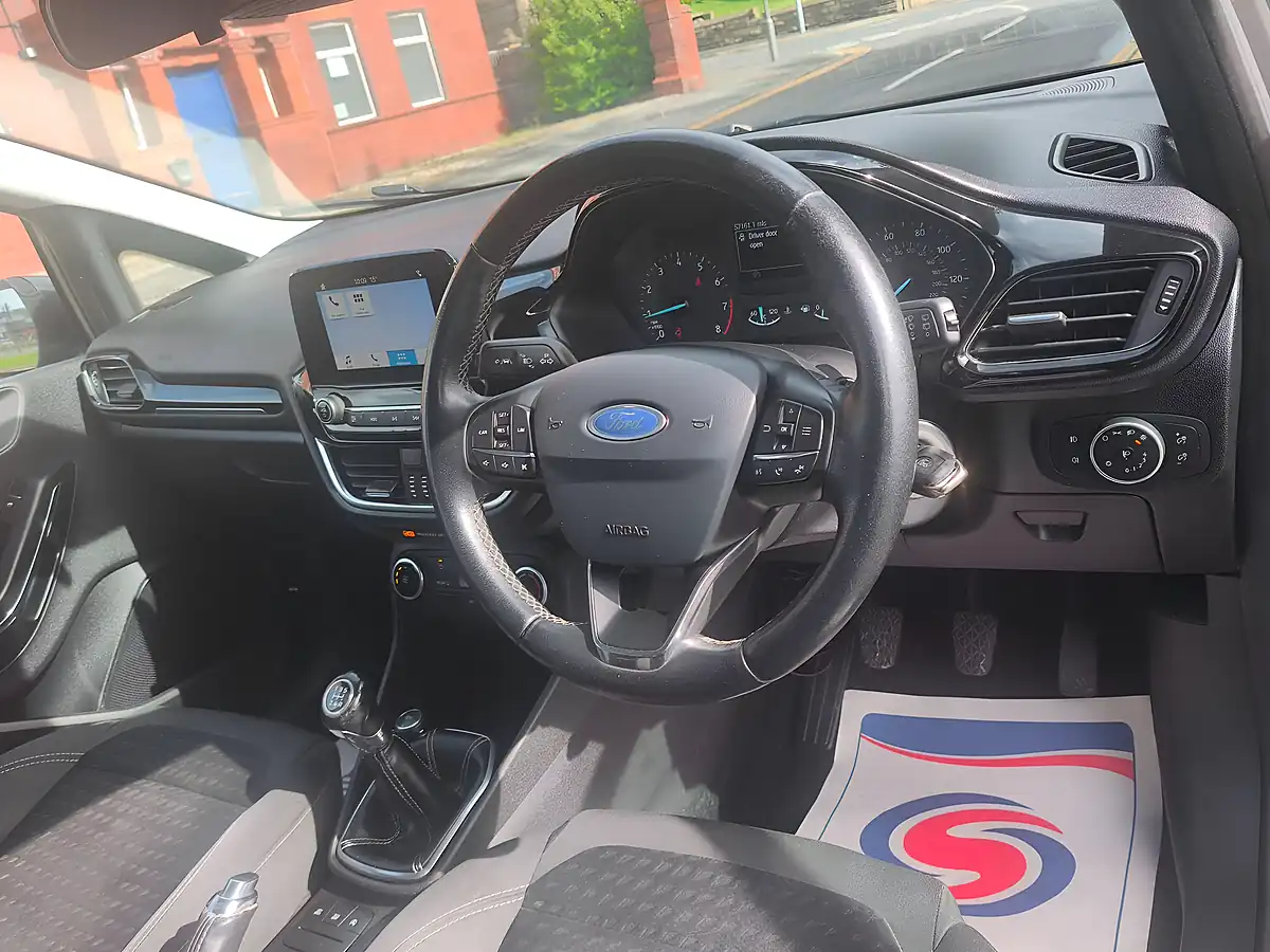 Used 2017 Ford Fiesta Zetec Grey - Interior and Exterior details 8