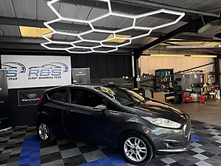 Used 2017 Ford Fiesta Zetec Grey - Interior and Exterior details 11