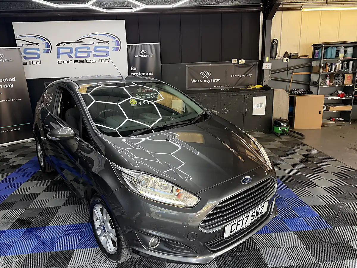 Used 2017 Ford Fiesta Zetec Grey - Interior and Exterior details 13