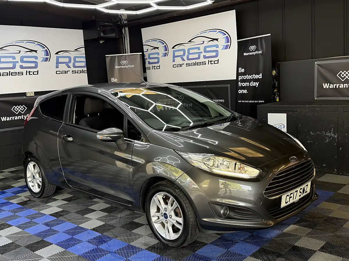 Used 2017 Ford Fiesta Zetec Grey - Interior and Exterior details 14