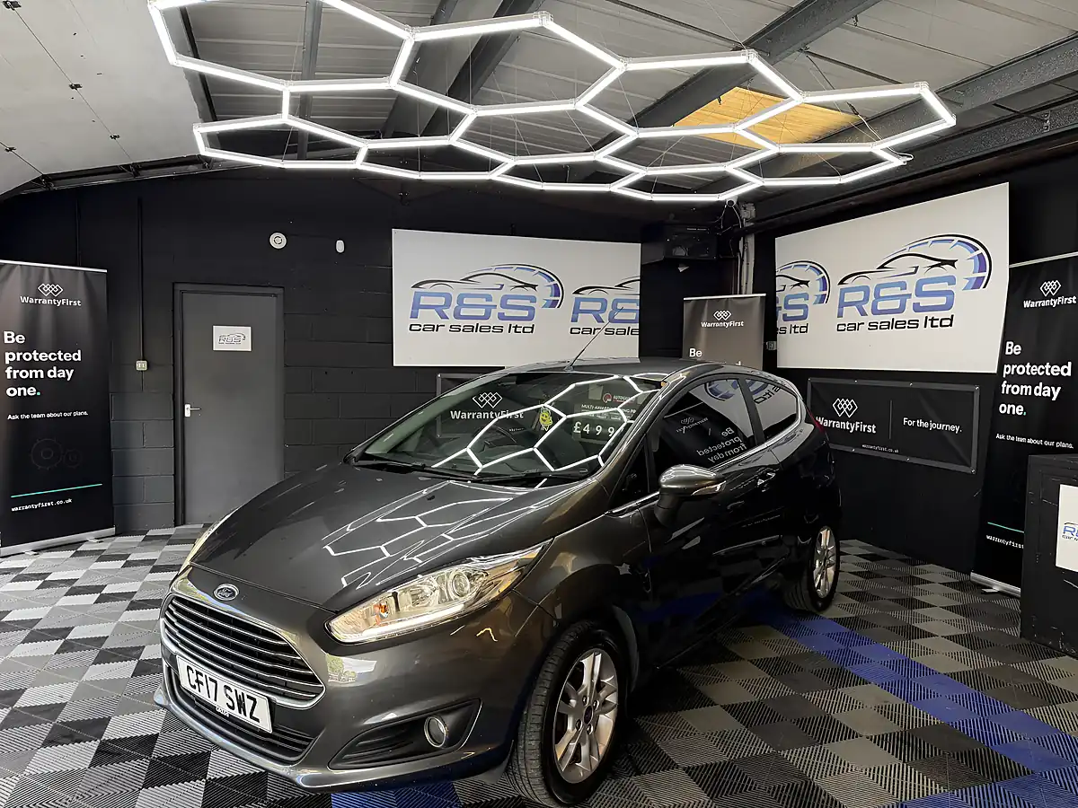 Used 2017 Ford Fiesta Zetec Grey - Interior and Exterior details 8