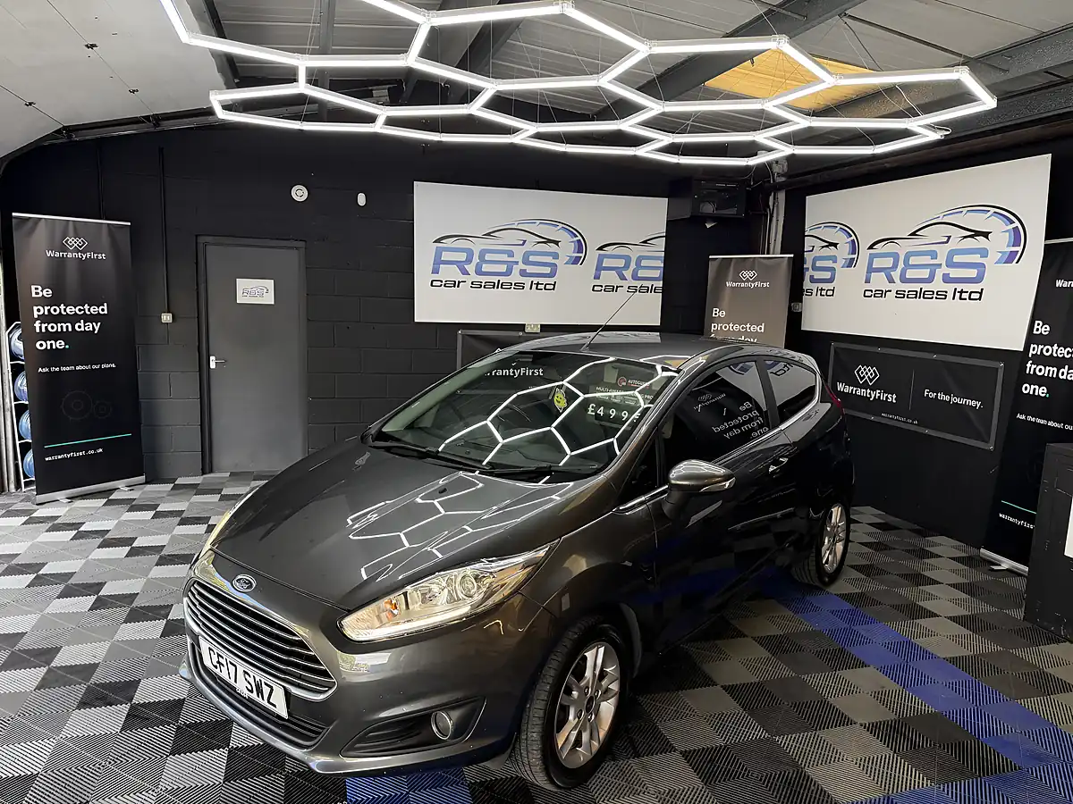Used 2017 Ford Fiesta Zetec Grey - Interior and Exterior details 9