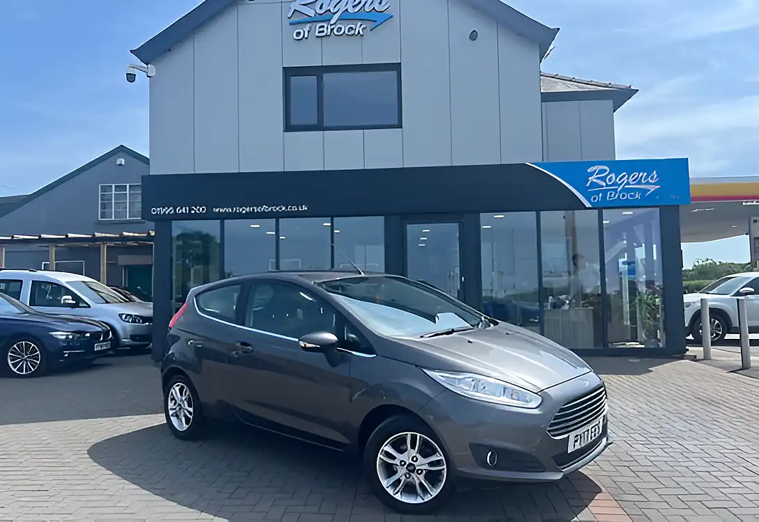 Used 2017 Ford Fiesta Zetec Magnetic Grey Metallic - Front View