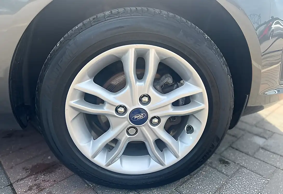 Used 2017 Ford Fiesta Zetec Magnetic Grey Metallic - Interior and Exterior details 16