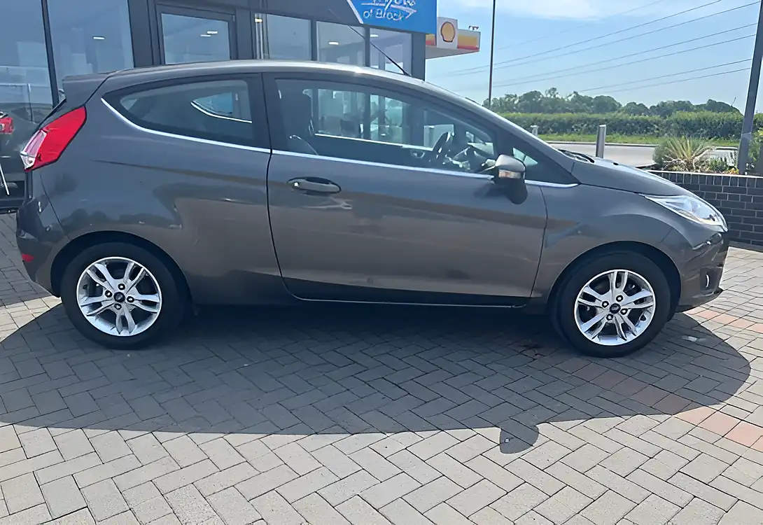 Used 2017 Ford Fiesta Zetec Magnetic Grey Metallic - Interior and Exterior details 5