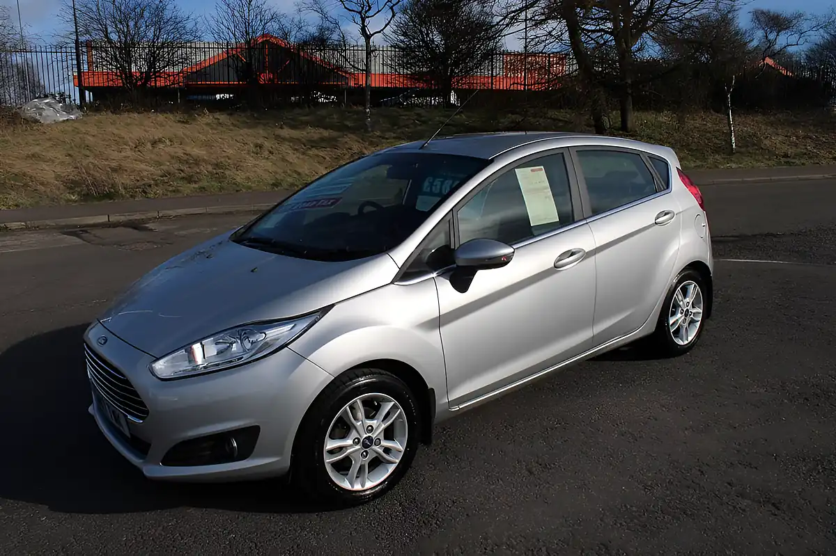 Used 2017 Ford Fiesta Zetec Moonstone Silver Metallic - Interior and Exterior details 7