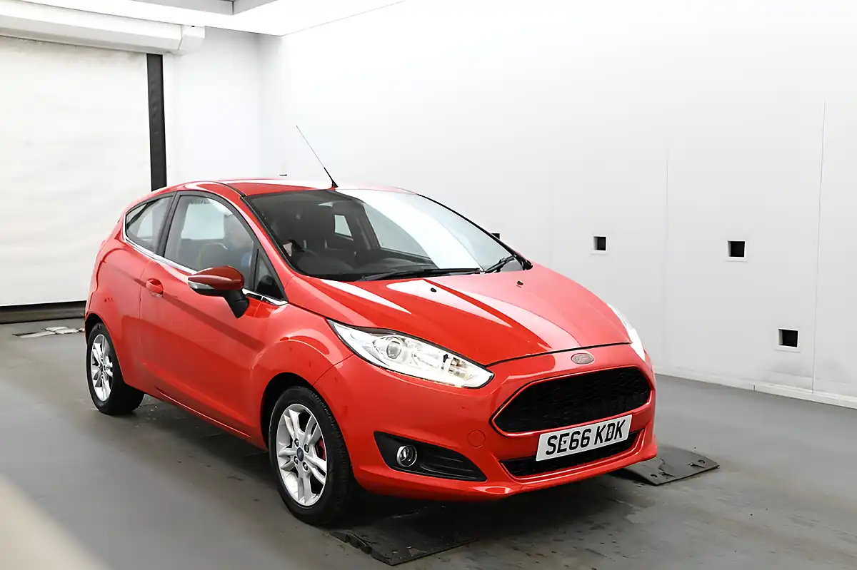 Used 2017 Ford Fiesta Zetec Red - Front View