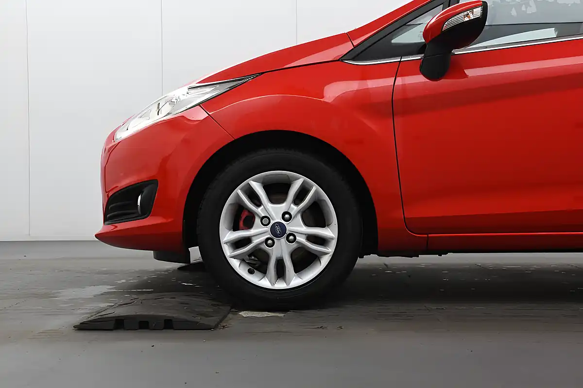 Used 2017 Ford Fiesta Zetec Red - Interior and Exterior details 5