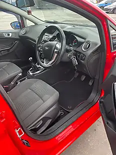 Used 2017 Ford Fiesta Zetec Red - Interior and Exterior details 9