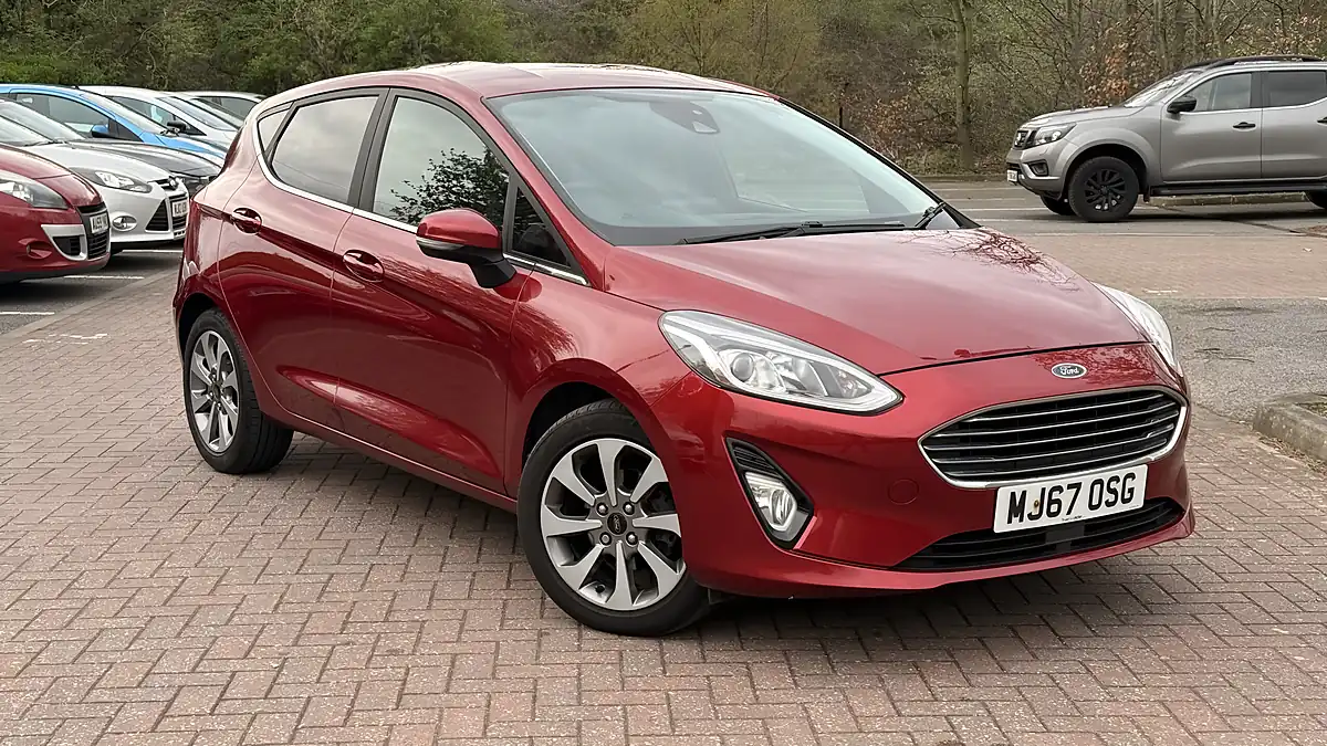 Used 2017 Ford Fiesta Zetec Red - Front View