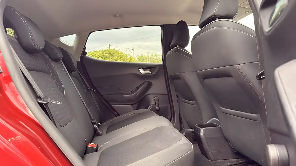 Used 2017 Ford Fiesta Zetec Red - Interior and Exterior details 17