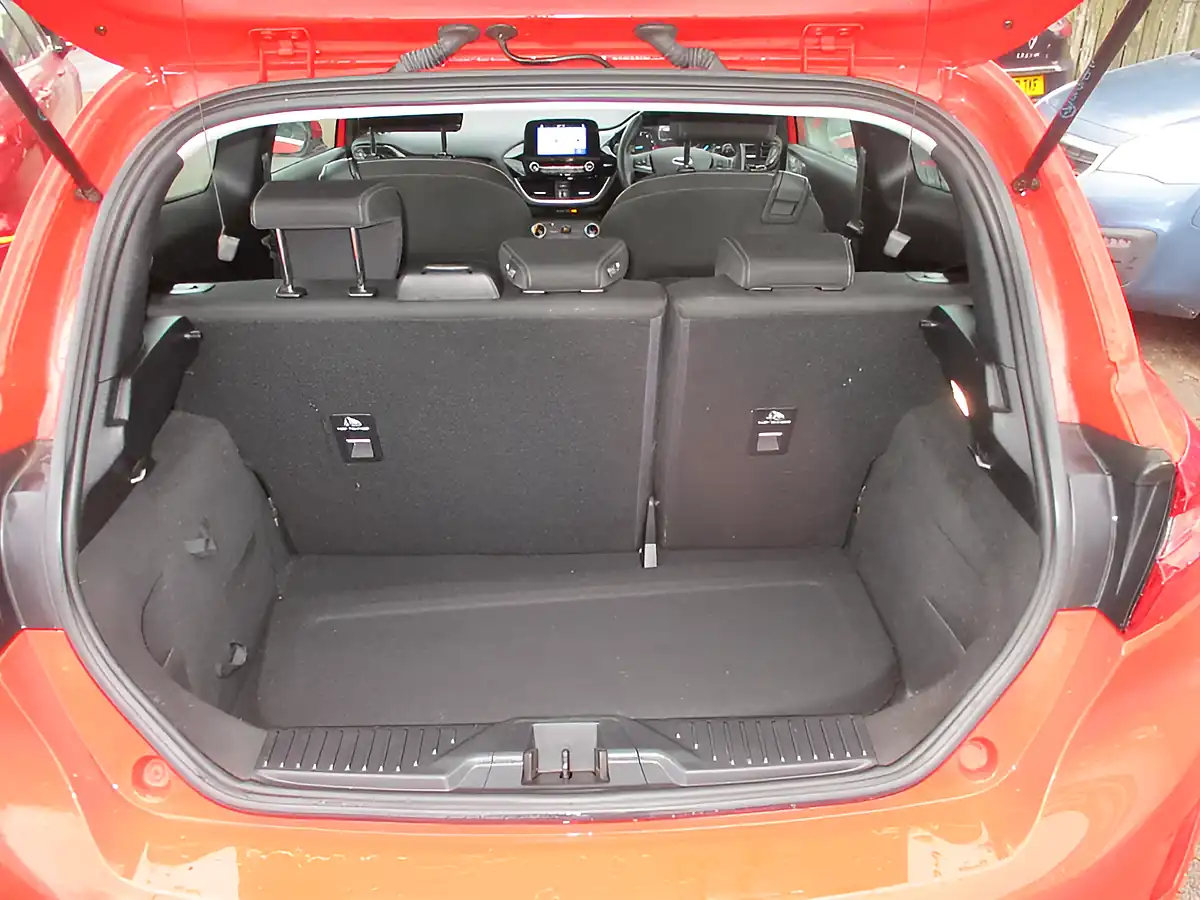 Used 2017 Ford Fiesta Zetec Red - Interior and Exterior details 16