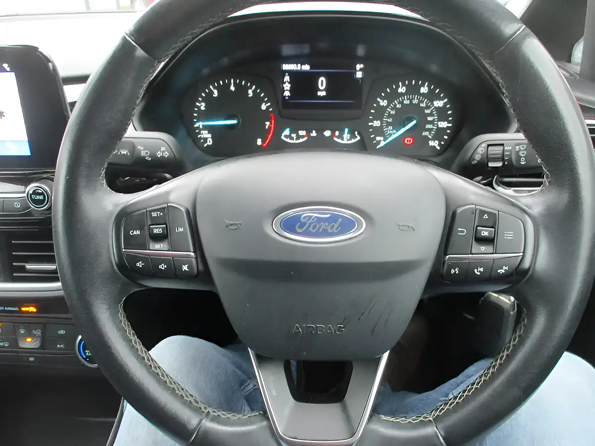 Used 2017 Ford Fiesta Zetec Red - Interior and Exterior details 20