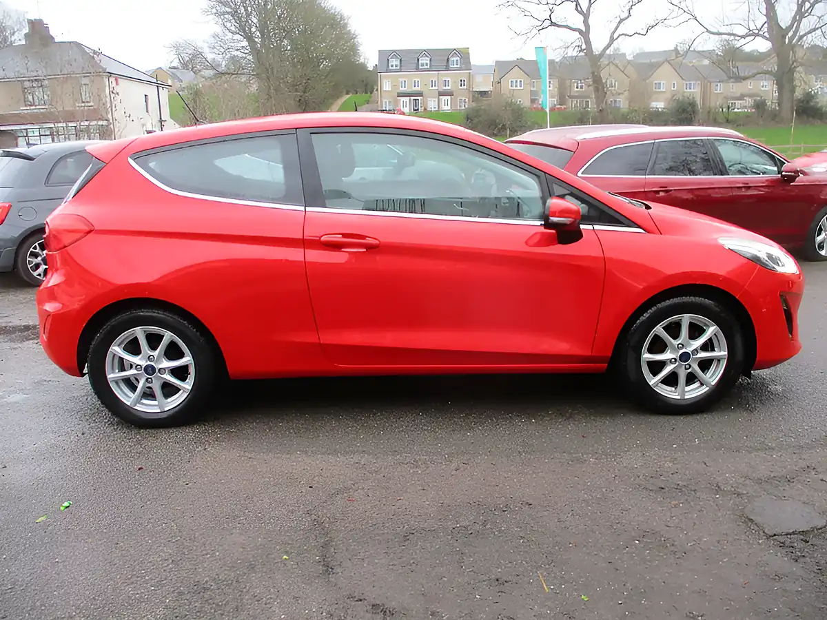 Used 2017 Ford Fiesta Zetec Red - Interior and Exterior details 4