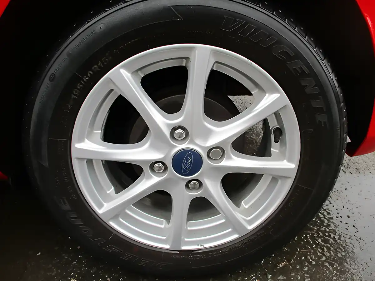 Used 2017 Ford Fiesta Zetec Red - Interior and Exterior details 9