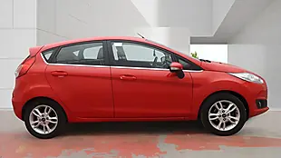 Used 2017 Ford Fiesta Zetec Red - Interior and Exterior details 4