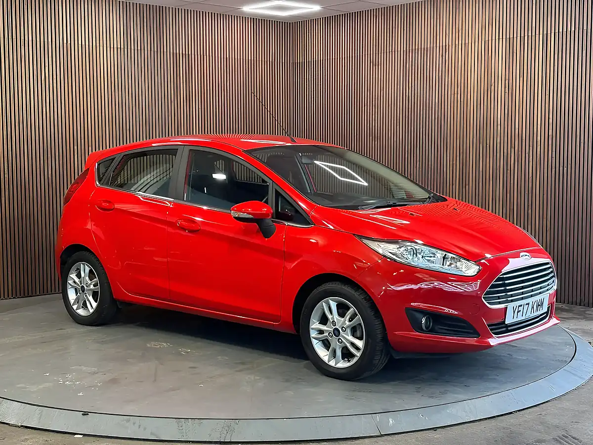 Used 2017 Ford Fiesta Zetec Red - Front View