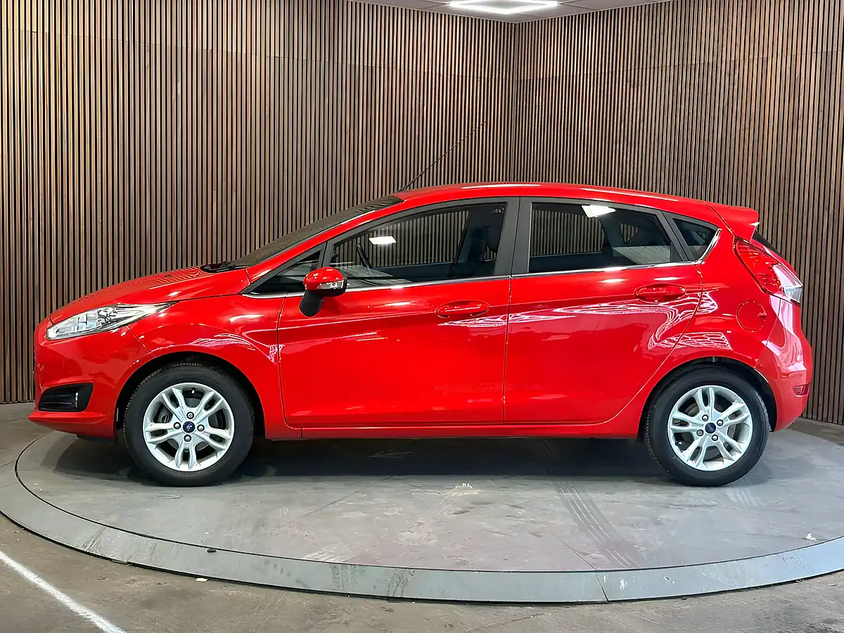 Used 2017 Ford Fiesta Zetec Red - Interior and Exterior details 5