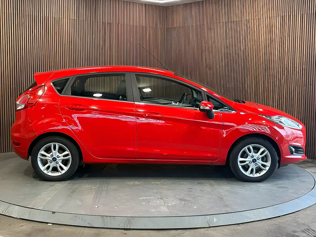 Used 2017 Ford Fiesta Zetec Red - Interior and Exterior details 7