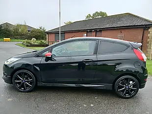 Used 2017 Ford Fiesta Zetec S Black - Interior and Exterior details 5