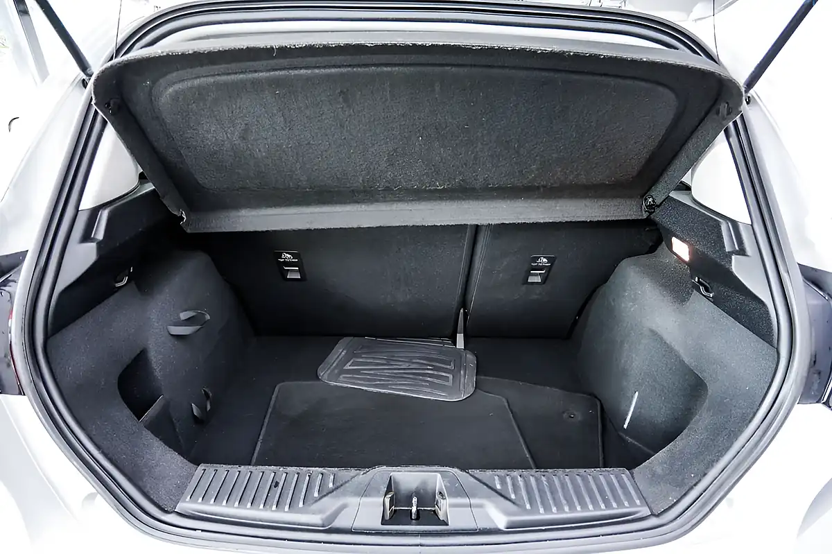 Used 2017 Ford Fiesta Zetec Silver - Interior and Exterior details 19
