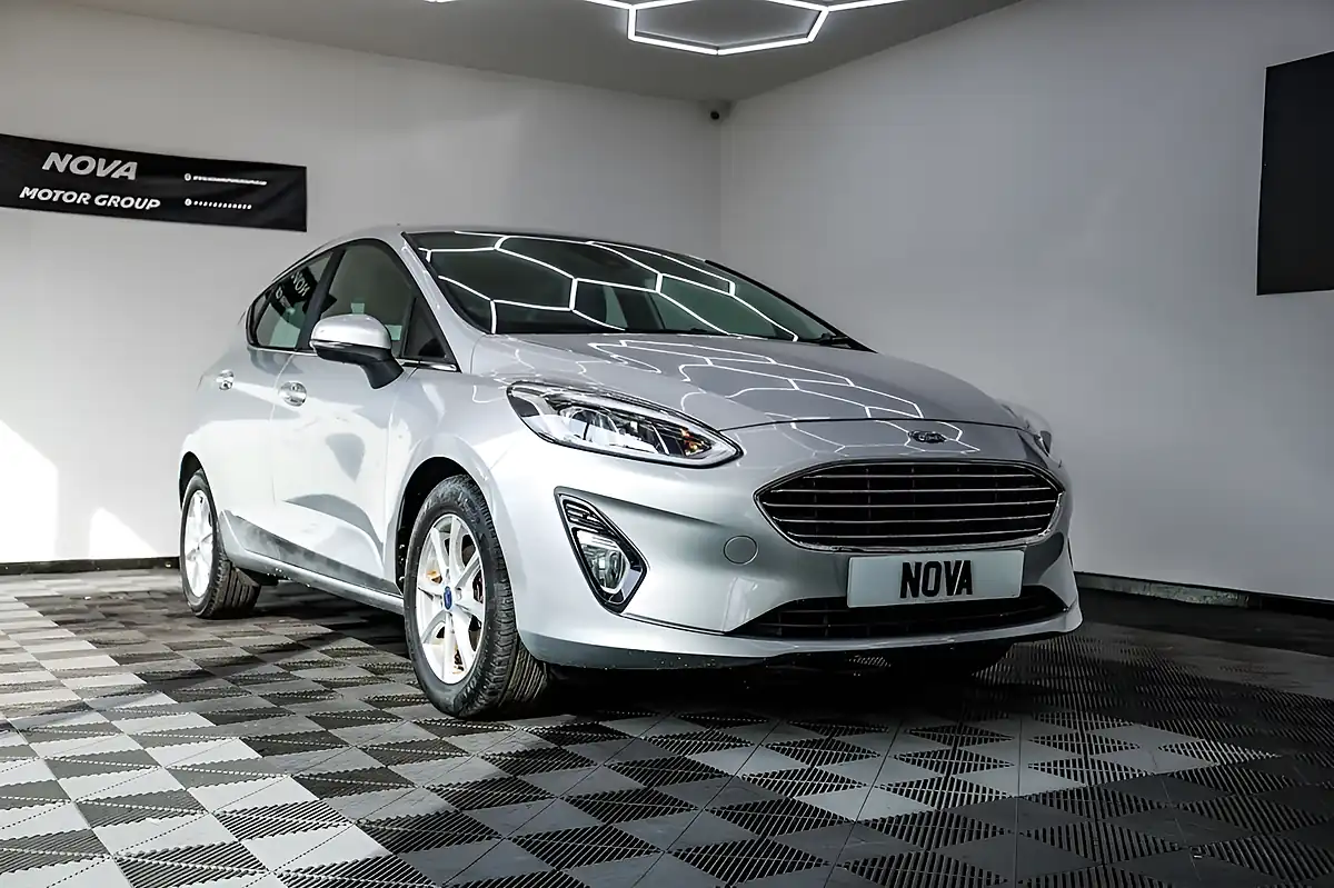 Used 2017 Ford Fiesta Zetec Silver - Interior and Exterior details 3