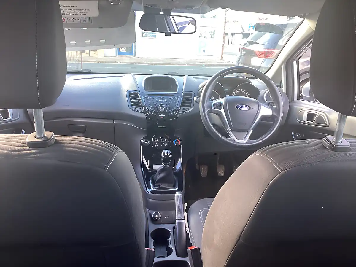 Used 2017 Ford Fiesta Zetec Silver - Interior and Exterior details 9