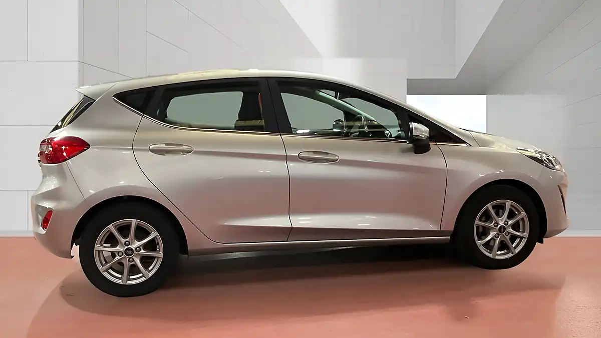 Used 2017 Ford Fiesta Zetec Silver - Interior and Exterior details 5