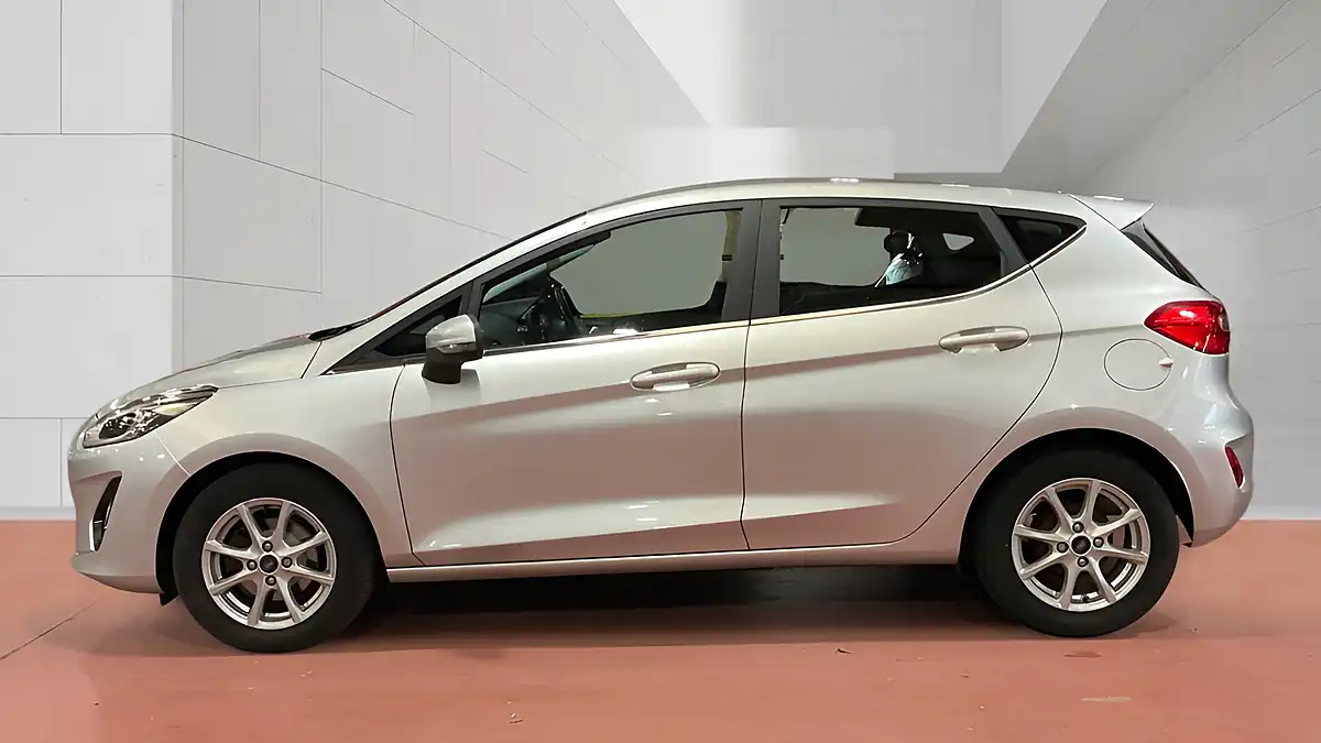 Used 2017 Ford Fiesta Zetec Silver - Interior and Exterior details 6